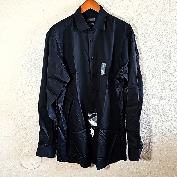 CALVIN Klein Button-Down Shirt. - Picture 1 of 6